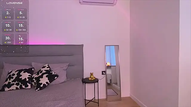 Sienna Mi  online show from 11.23.25