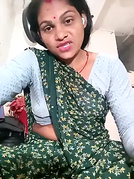 Snapshot of SHMA-77 chatting on 09.29.25 SHMA-77 online show from 09.29.25