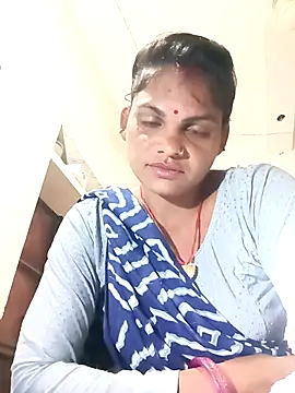 Snapshot of SHMA-77 chatting on 10.13.25 SHMA-77 online show from 10.13.25