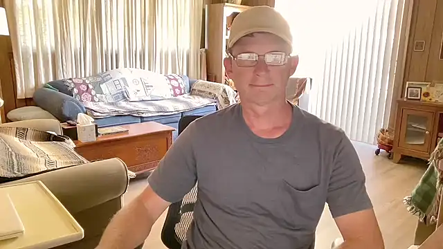 guyhereoncam online show from 10.18.25