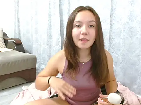 Snapshot of CamillaHessel chatting on 10.07.25 CamillaHessel online show from 10.07.25