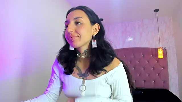 Iris  77 online show from 10.24.25