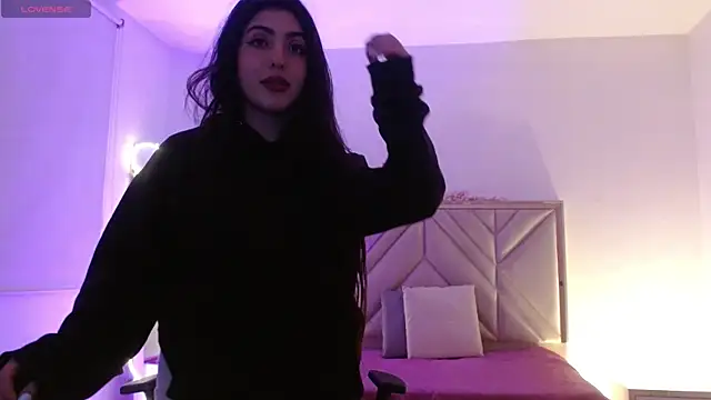 Ixchel tay online show from 11.28.25