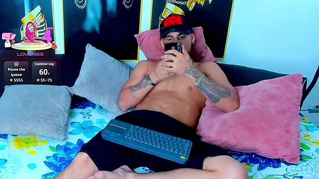 Snapshot of HotJake_hall chatting on 10.03.25 HotJake hall online show from 10.03.25