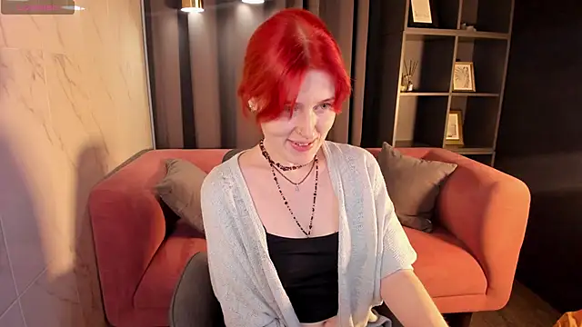 Snapshot of Freirenee chatting on 10.10.25 Freirenee online show from 10.10.25