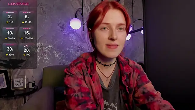 Snapshot of Freirenee chatting on 10.18.25 Freirenee online show from 10.18.25
