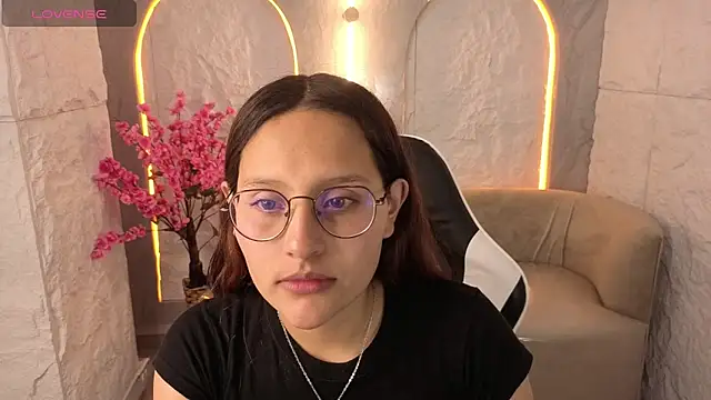 Snapshot of Nyx_Tamy_Tx_ chatting on 10.20.25 Nyx Tamy Tx online show from 10.20.25