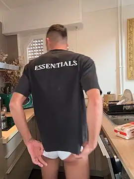 Snapshot of WildFlame2525 chatting on 10.09.25 WildFlame2525 online show from 10.09.25