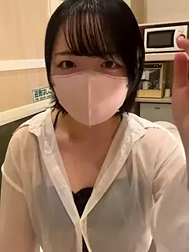 Snapshot of Milk_PotaPota chatting on 10.04.25 Milk PotaPota online show from 10.04.25