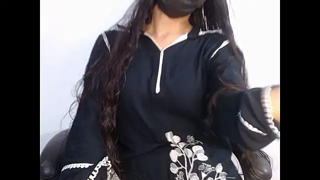 Snapshot of sexy_yuvi chatting on 09.30.25 sexy yuvi online show from 09.30.25