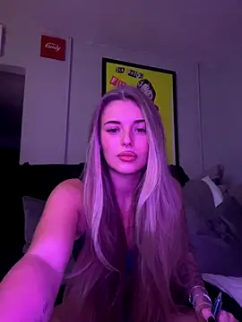 Snapshot of EllieEllxx chatting on 10.02.25 EllieEllxx online show from 10.02.25