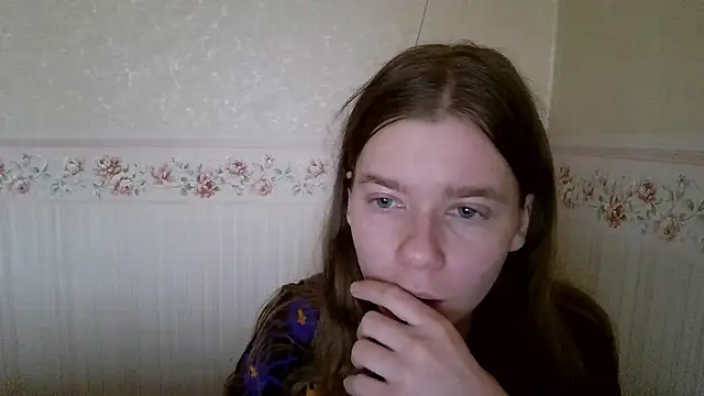 Snapshot of 0nlyLola chatting on 10.24.25 0nlyLola online show from 10.24.25