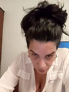 MoritaSalvaj online show from 11.02.25