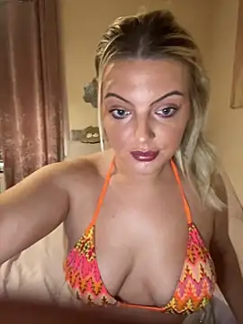 Snapshot of Diamondxoxx chatting on 10.10.25 Diamondxoxx online show from 10.10.25