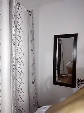 Snapshot of Valery_Margie chatting on 11.05.25 Valery Margie online show from 11.05.25