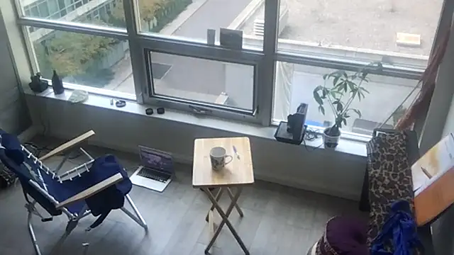 Snapshot of tia___fox chatting on 10.29.25 tia fox online show from 10.29.25