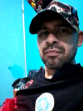 Snapshot of roelbluee226 chatting on 09.29.25 roelbluee226 online show from 09.29.25