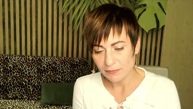 Ashley Brookss online show from 10.10.25