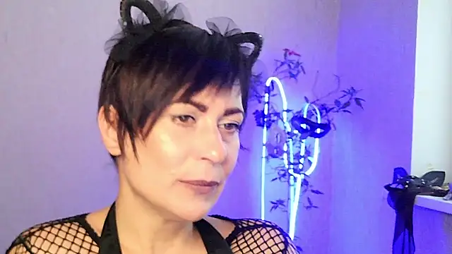 Ashley Brookss online show from 11.29.25