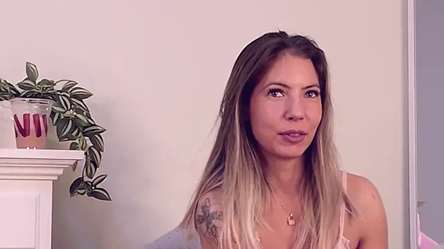 CassieMiles online show from 11.18.25