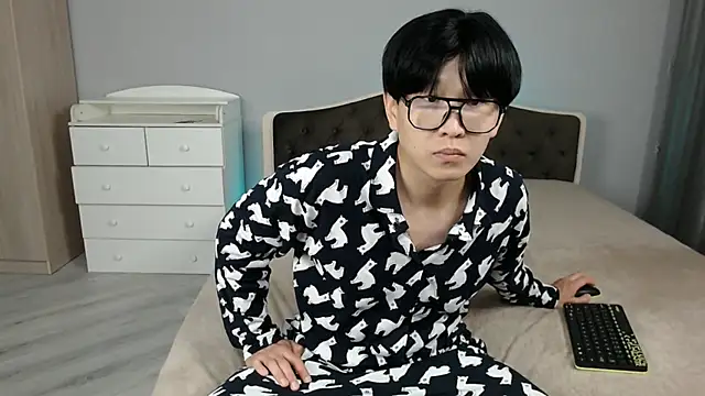 KaiChicken online show from 12.05.25