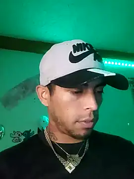 Snapshot of Alixkil chatting on 10.19.25 Alixkil online show from 10.19.25