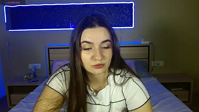 Snapshot of cutieblush chatting on 10.05.25 cutieblush online show from 10.05.25