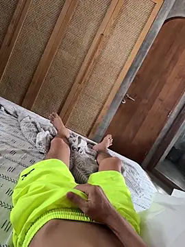 Snapshot of HenryLee1983-cums chatting on 10.05.25 HenryLee1983-cums online show from 10.05.25