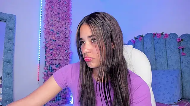 Snapshot of Camila_Smith_23 chatting on 10.24.25 Camila Smith 23 online show from 10.24.25