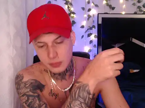 Snapshot of monster_Dickdr chatting on 10.11.25 monster Dickdr online show from 10.11.25