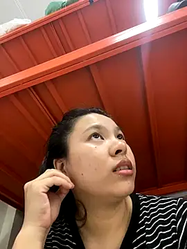 Snapshot of Hanieee01 chatting on 10.13.25 Hanieee01 online show from 10.13.25