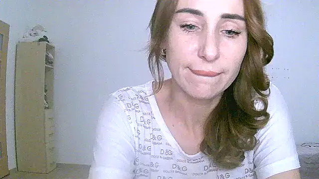 Snapshot of Eliza-Tastys-Q chatting on 10.14.25 Eliza-Tastys-Q online show from 10.14.25