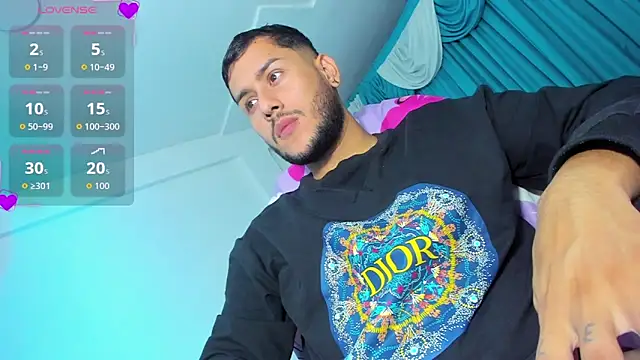 Hot Latino boy  online show from 10.17.25