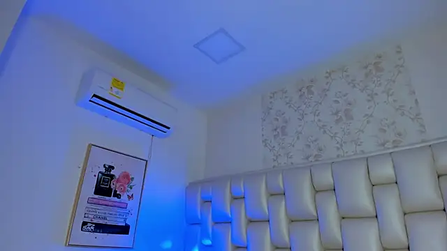 Snapshot of Peyton_louise chatting on 12.02.25 Peyton louise online show from 12.02.25