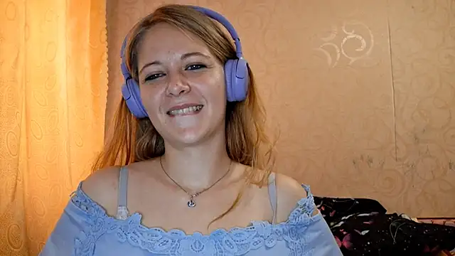 Snapshot of Marry_Wild chatting on 10.08.25 Marry Wild online show from 10.08.25