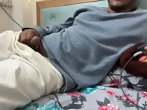 Snapshot of YourBlackBull chatting on 10.04.25 YourBlackBull online show from 10.04.25