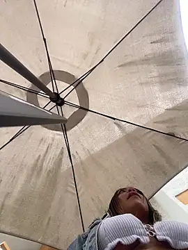 Ada Pink online show from 12.04.25