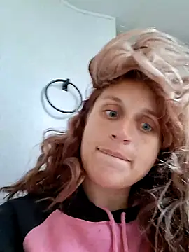 Snapshot of Suckkkq chatting on 11.02.25 Suckkkq online show from 11.02.25