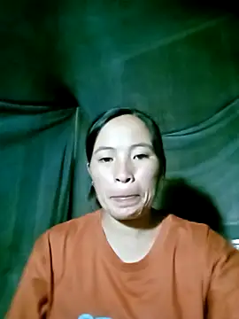 Snapshot of -Lauren- chatting on 10.10.25 -Lauren- online show from 10.10.25