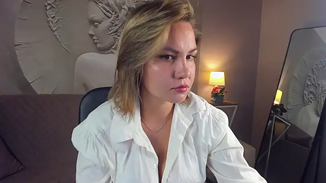 AriaEven online show from 10.10.25