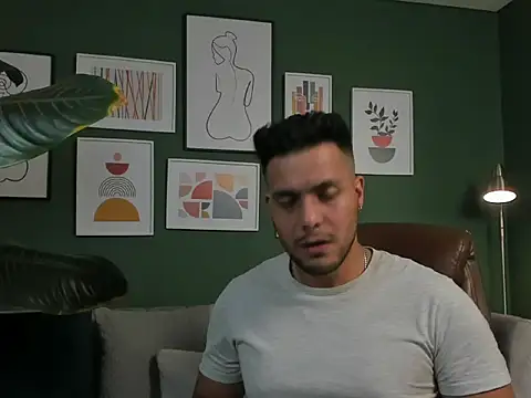 Snapshot of IanCross chatting on 11.01.25 IanCross online show from 11.01.25