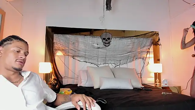 Snapshot of Latin_Pleasures chatting on 10.17.25 Latin Pleasures online show from 10.17.25