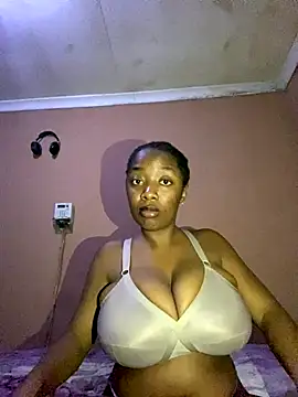 Snapshot of Barbiianaa chatting on 10.12.25 Barbiianaa online show from 10.12.25