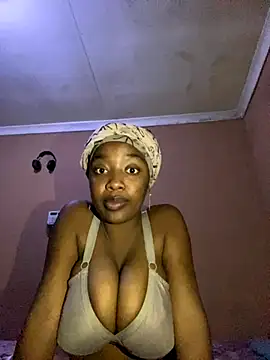 Snapshot of Barbiianaa chatting on 10.31.25 Barbiianaa online show from 10.31.25