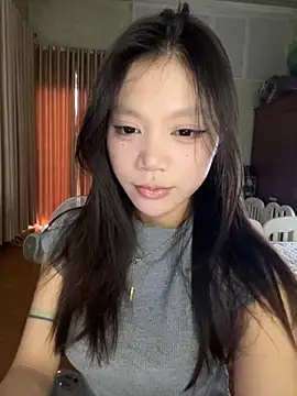 Snapshot of xonzon-ni chatting on 10.30.25 xonzon-ni online show from 10.30.25