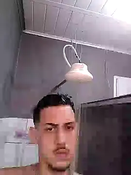 Snapshot of Safadonovin22 chatting on 10.16.25 Safadonovin22 online show from 10.16.25