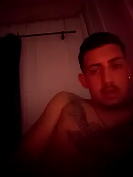 Snapshot of Safadonovin22 chatting on 10.27.25 Safadonovin22 online show from 10.27.25