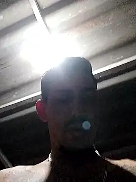 Snapshot of Safadonovin22 chatting on 11.05.25 Safadonovin22 online show from 11.05.25