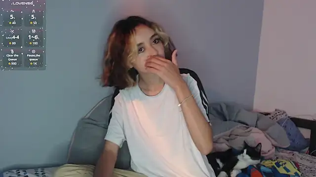 Snapshot of Brissazane chatting on 11.02.25 Brissazane online show from 11.02.25