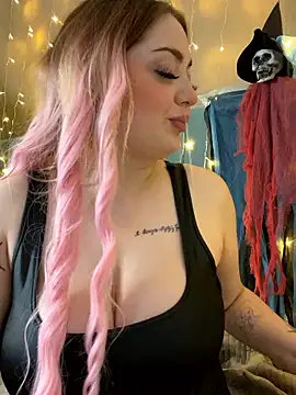 KellyMoors online show from 11.13.25